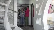 Молодая милашка с красивыми сиськами наслаждается сексом с любимым у себя на кухне я ебу