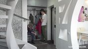 Молодая милашка с красивыми сиськами наслаждается сексом с любимым у себя на кухне я ебу