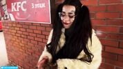Модная татуированная проститутка легла под клиента я ебу