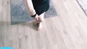 Риелтор соснула хуй клиента и с кайфом отдалась ему на столе я ебу