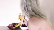 Обнаженная русская сучка стремится к наслаждению я ебу