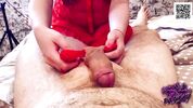 Грудастая девушка умело дрочит член парня AnnyCandyPainboy