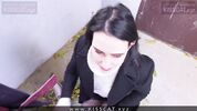 Опасный секс около жилого дома с русской телкой Kisscat Public