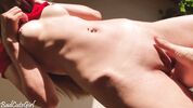 Трахает тугую киску девушки с длинными волосами BadCuteGirl